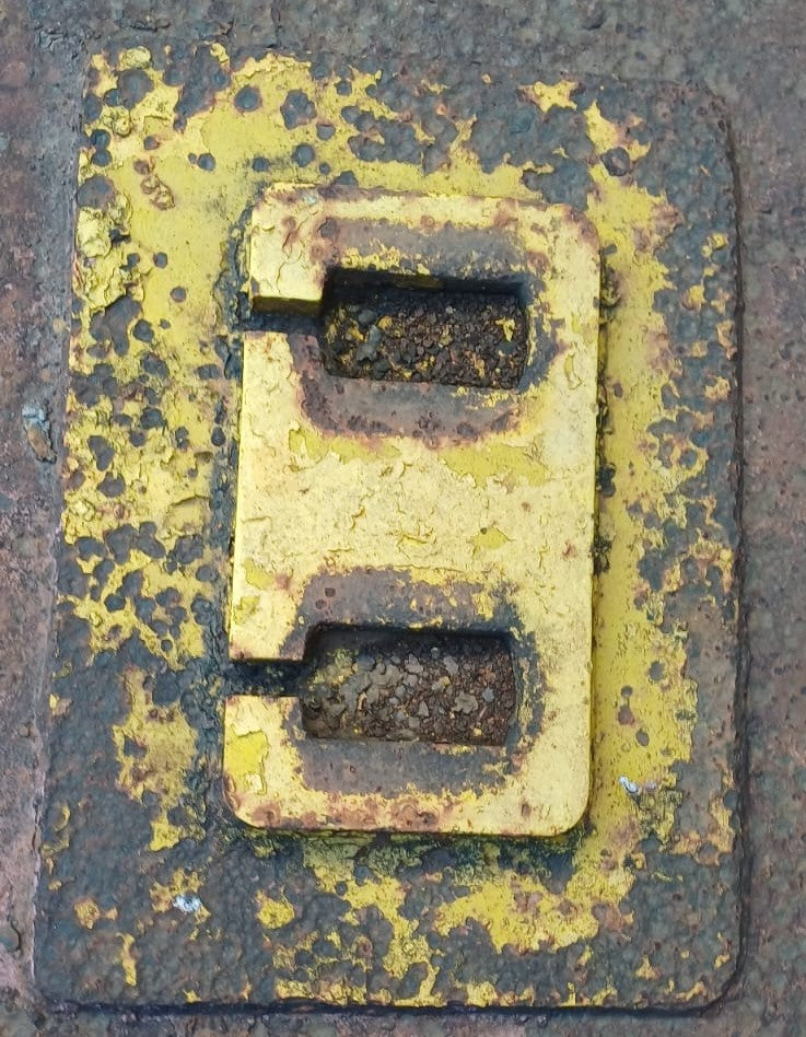 NAVIO PORTA-CONTÊINERES 100 TEU