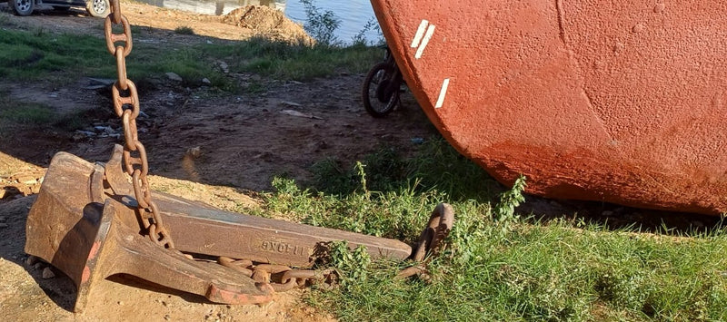 NAVIO PORTA-CONTÊINERES 100 TEU