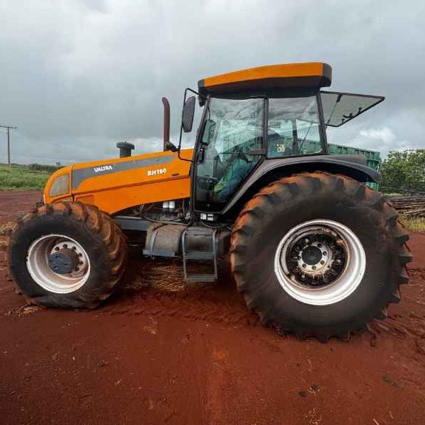 TRATOR VALTRA BH 180 – ANO 2013 – GOIÁS