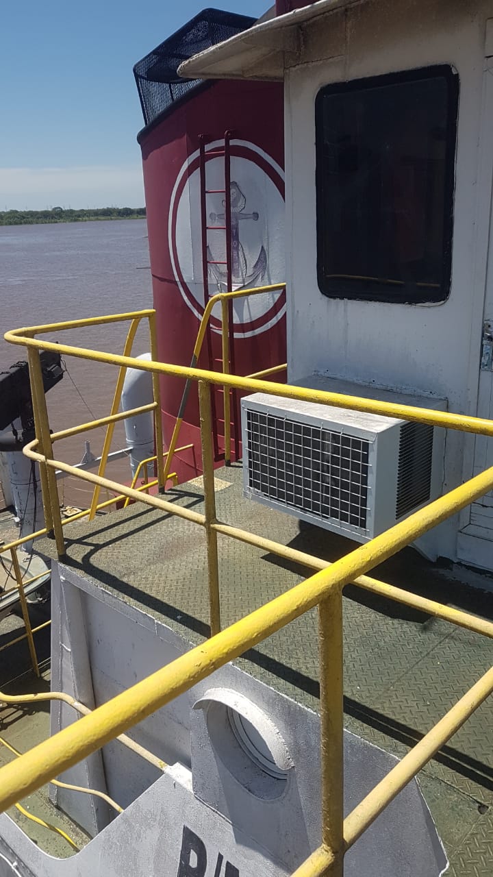 NAVIO PORTA-CONTÊINERES 100 TEU