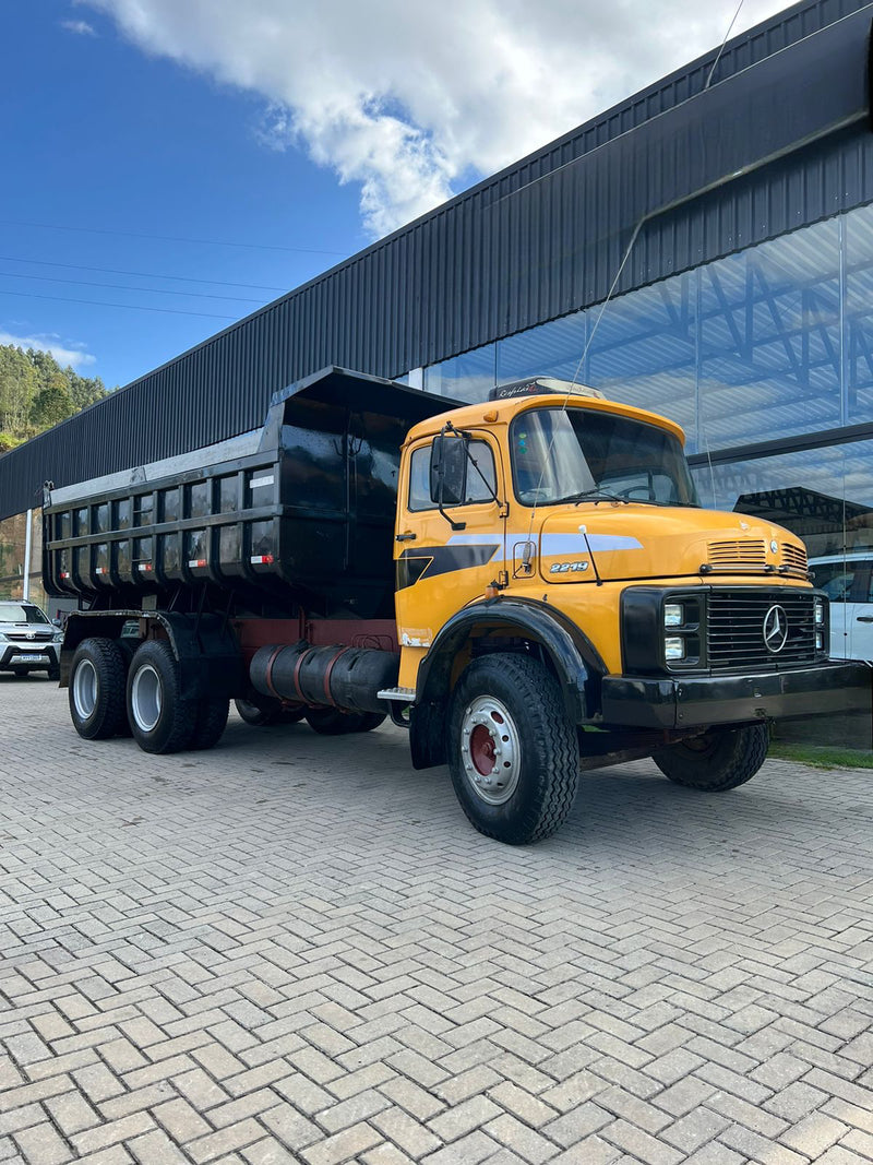 CAMINHÃO BASCULANTE MB 2219, ANO 1984