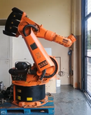 ROBÔ INDUSTRIAL COM SOLDA KUKA