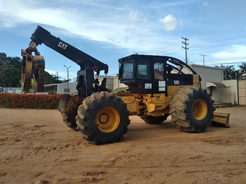 SKIDDER CATERPILLAR  545C  2007, MA