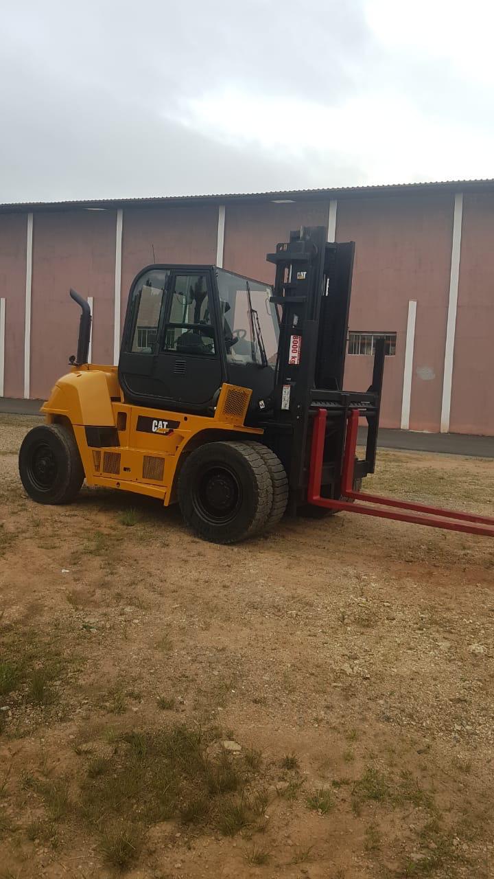 EMPILHADEIRA CATERPILLAR 8T, 2014, PR