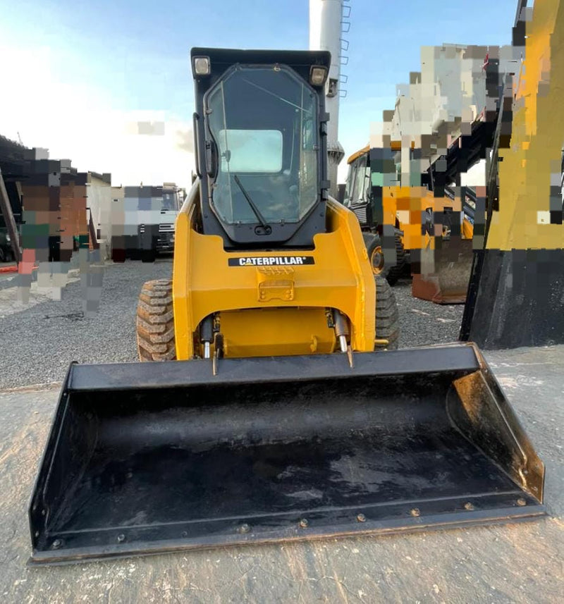 MINICARREGADEIRA CATERPILLAR 236b, ano 2011,  6.000H