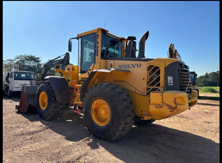 PÁ CARREGADEIRA VOLVO L-120F,  2021, PR