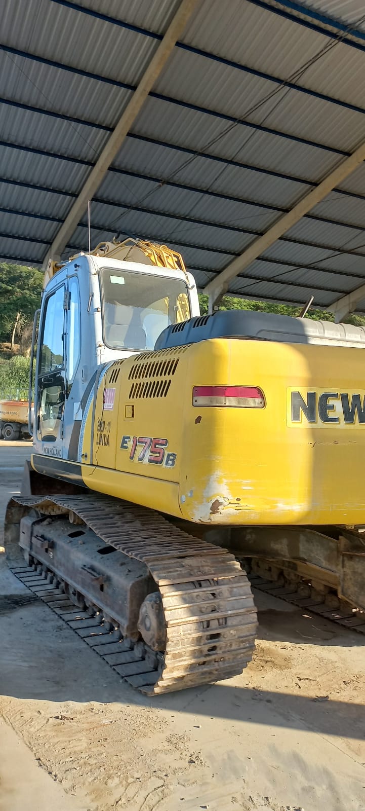 ESCAVADEIRA HIDRÁULICA NEWHOLLAND E175 2013, 4000H