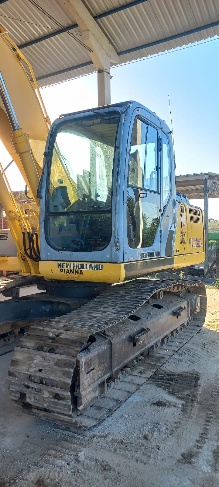 ESCAVADEIRA HIDRÁULICA NEWHOLLAND E175 2013, 4000H