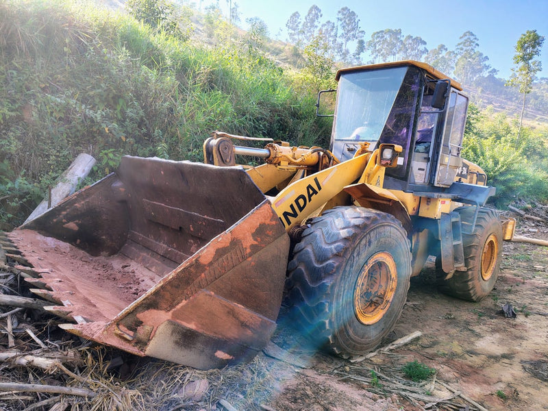 PÁ CARREGADEIERA HYUNDAI HL60.7 2012