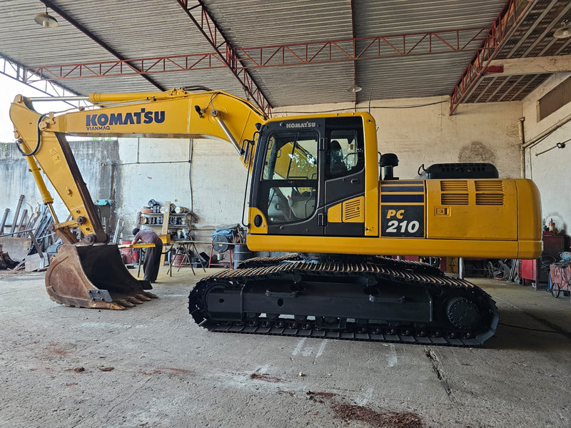 ESCAVADEIRA KOMATSU PC210, AN0 2020, 6.900H, ES