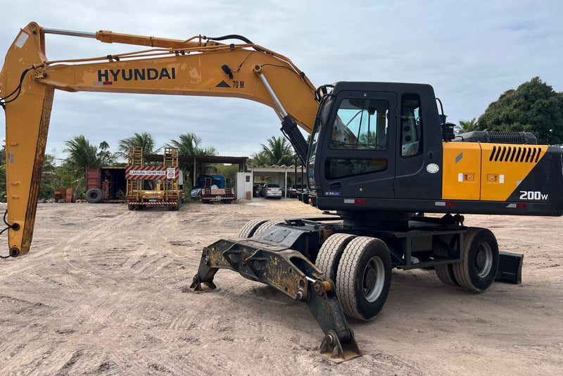 ESCAVADEIRA HYUNDAI R-200-W, 2009, ESPÍRITO SANTO