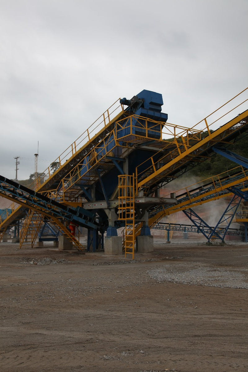 BRITADOR FIXO,  FAÇO  150/180 TON/HORA, RIO DE JANEIRO