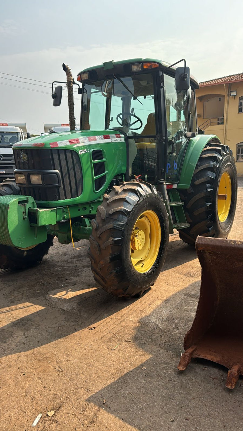 TRATOR AGRÍCOLA JOHN DEERE 6125J,  2014, MINAS GERAIS