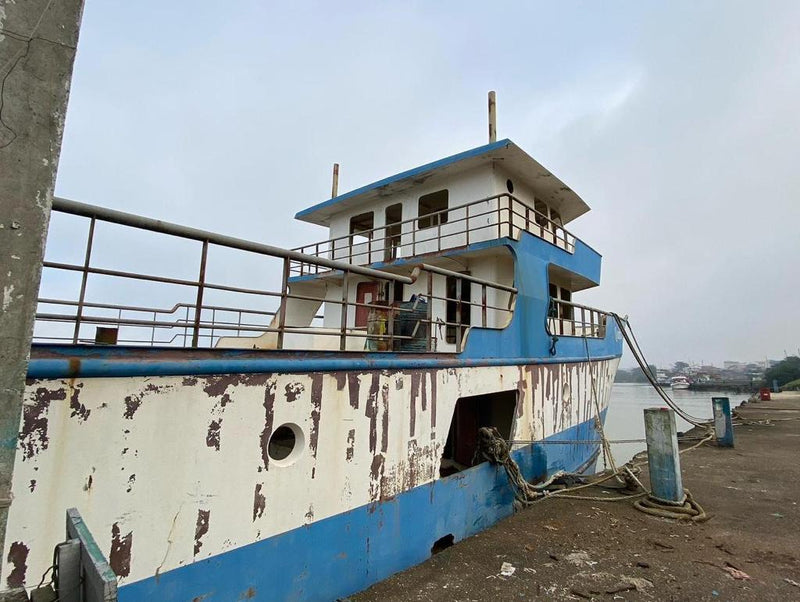 EMBARCAÇÃO  SEM INSTALAÇÕES ( O CASCO)   VENDA