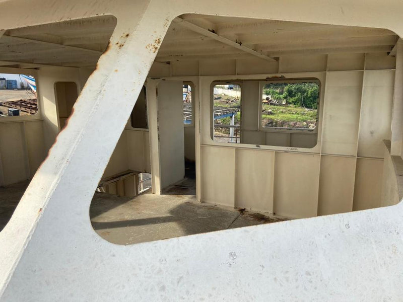 EMBARCAÇÃO  SEM INSTALAÇÕES ( O CASCO)   VENDA