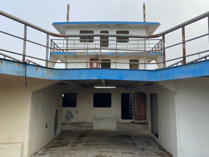 EMBARCAÇÃO  SEM INSTALAÇÕES ( O CASCO)   VENDA