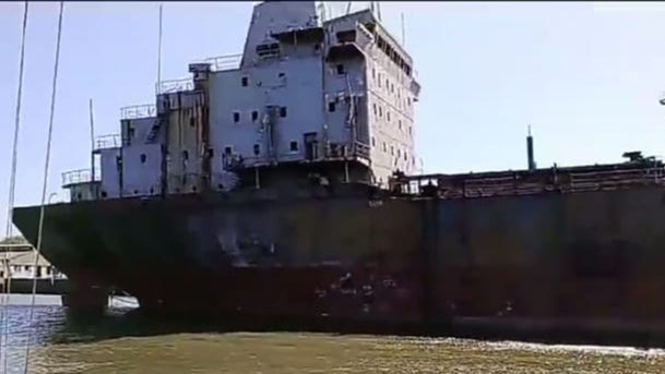 NAVIOS PETROLEIROS -   SUCATA