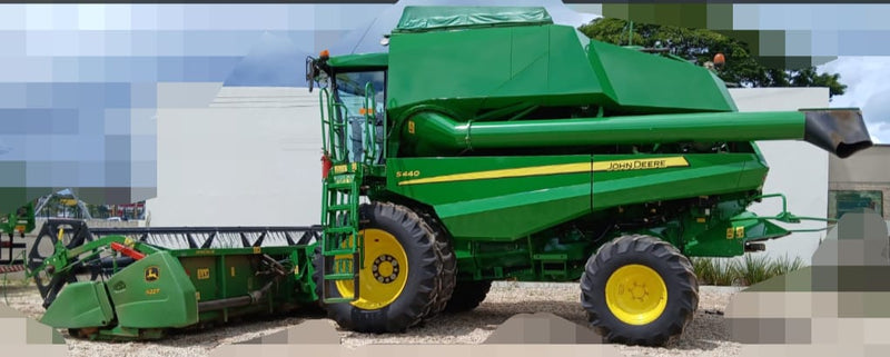 JOHN DEERE 1550 HARVESTER, 2004