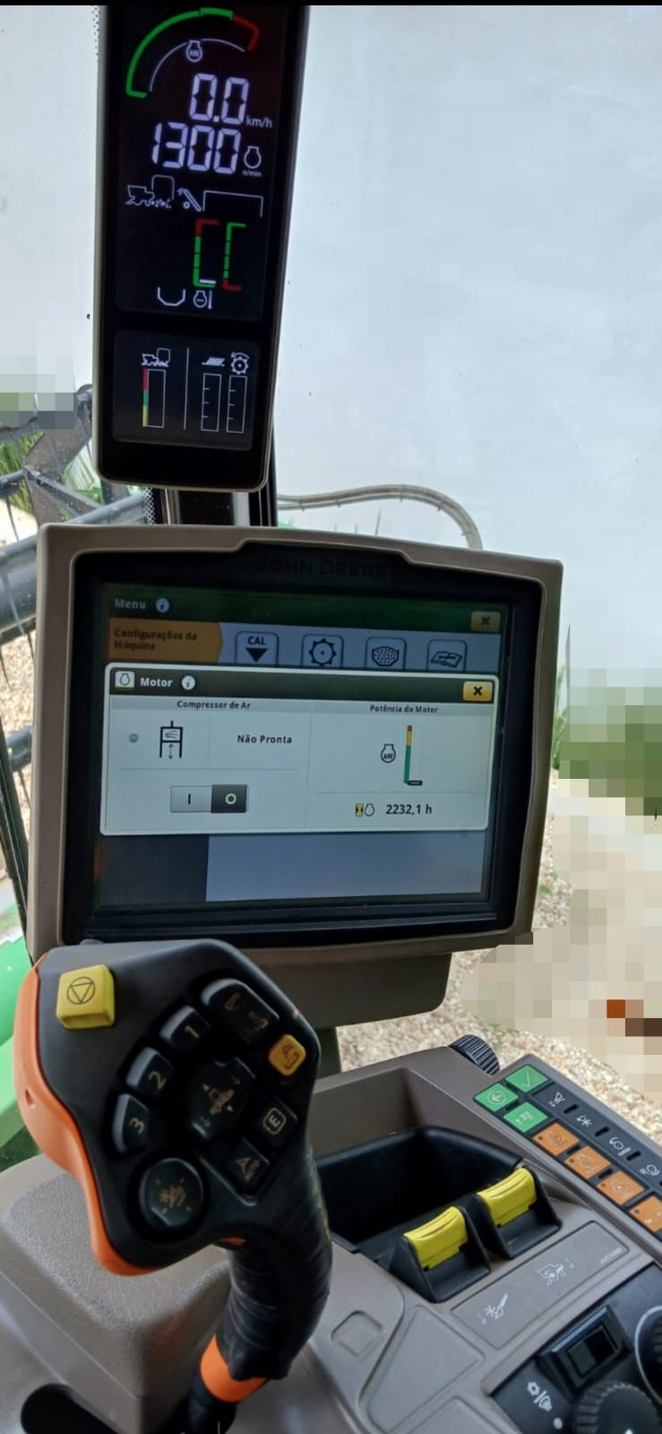 JOHN DEERE 1550 HARVESTER, 2004