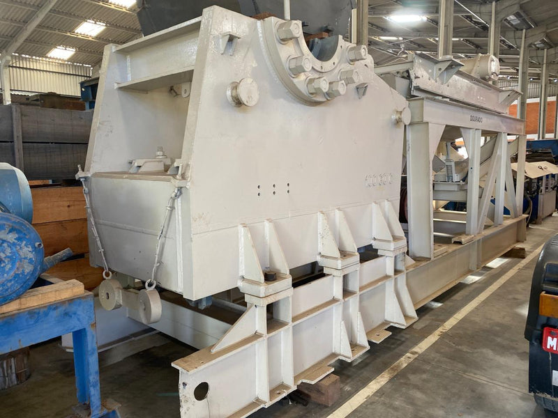 BRITADOR COMPLETA FAÇO 250 TON / MG / 1987