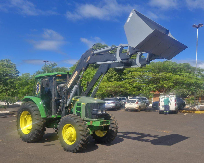 TRATOR JOHN DEERE 6110J COM CONCHA E CONJ BALDAN – ANO 2015 – SP