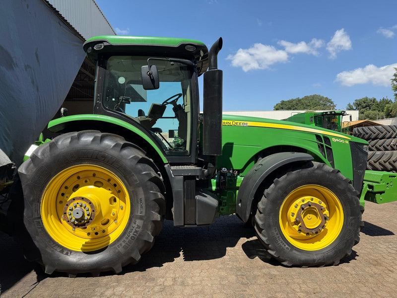 TRATOR JOHN DEERE 8400R / 2022 / GOIAIS