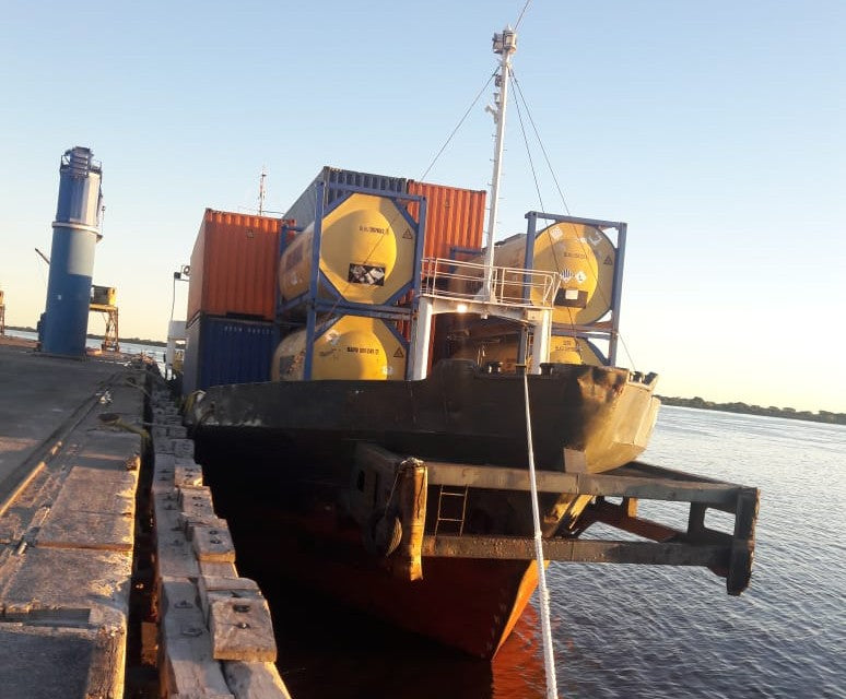 NAVIO PORTA-CONTÊINERES 100 TEU