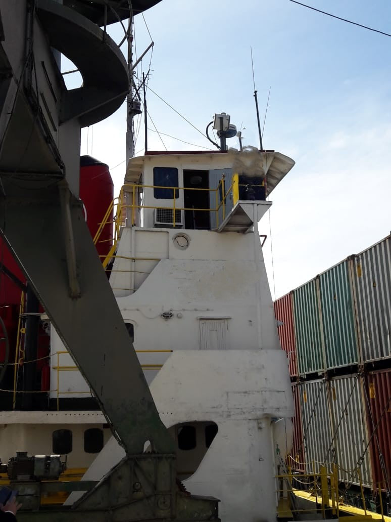 NAVIO PORTA-CONTÊINERES 100 TEU