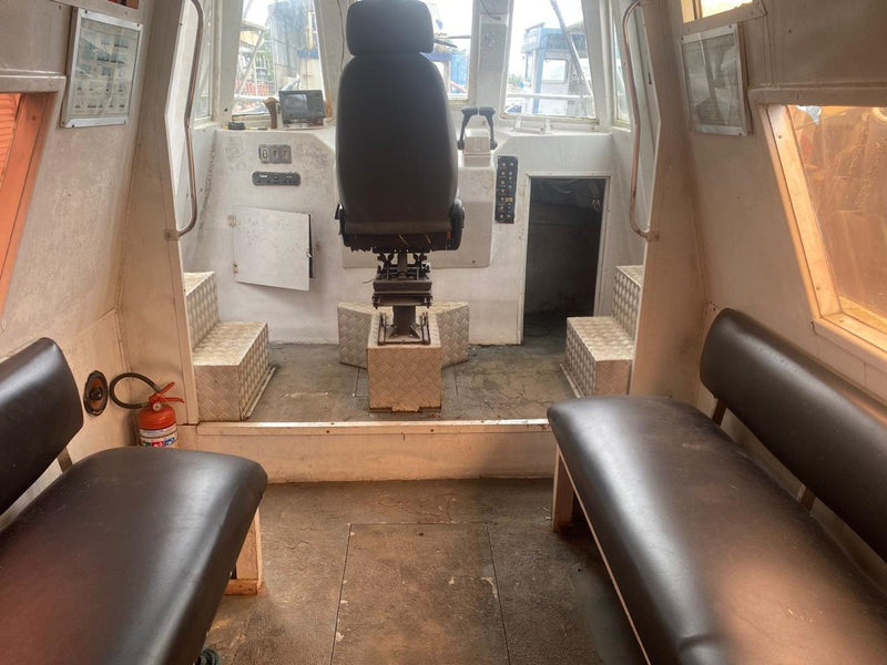 LANCHA DE PRATICAGEM 9 PASSAGEIROS