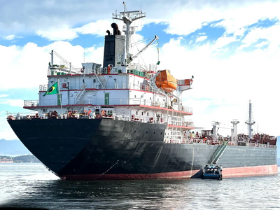 NAVIO PETROLEIRO 20.000 m3