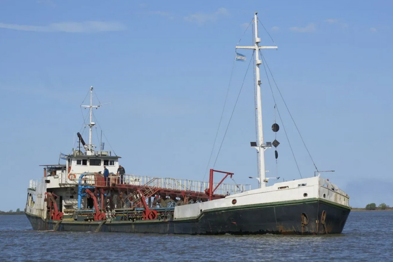 NAVIO DRAGA 550 M,   1980  - VENDA