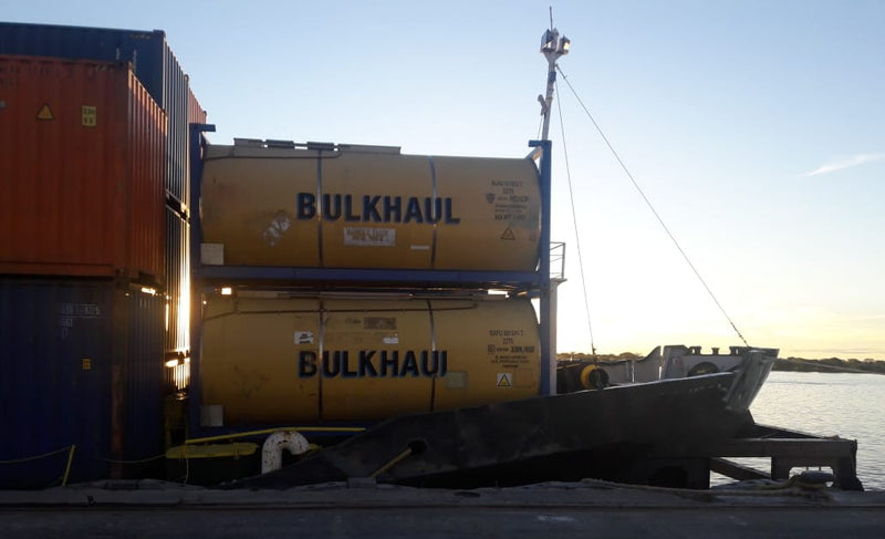 NAVIO PORTA-CONTÊINERES 100 TEU
